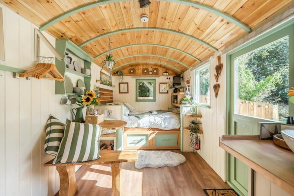 Spinney Retreats - 2 X Unique Shepherds Huts Dog Friendly Northampton Eksteriør billede