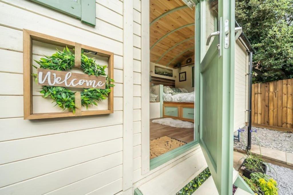 Spinney Retreats - 2 X Unique Shepherds Huts Dog Friendly Northampton Eksteriør billede